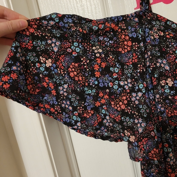 Black Cold Sholder Blouse - Picture 3 of 4